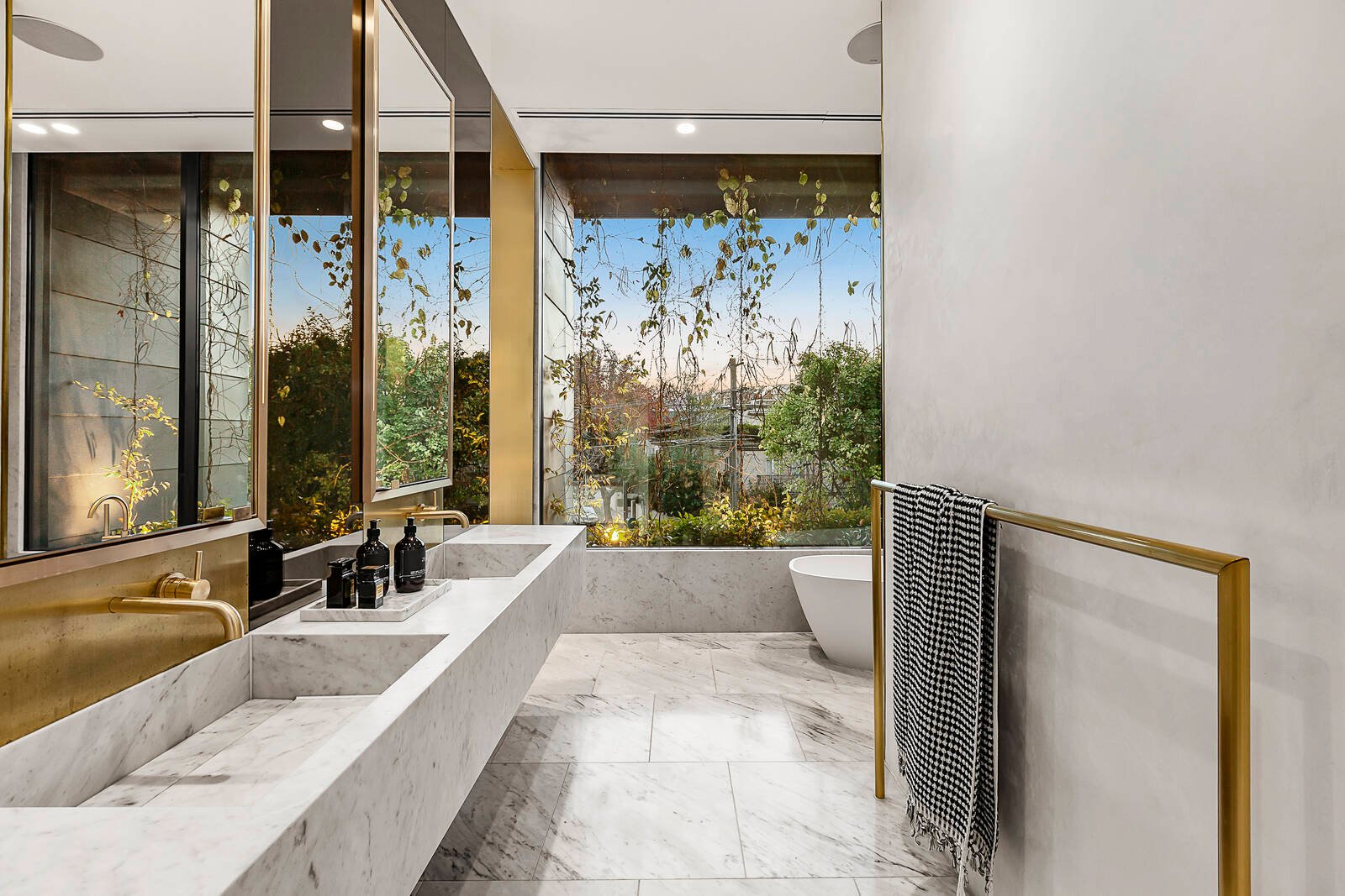 Real Estate and Property in 8 Irving Road, Toorak, VIC