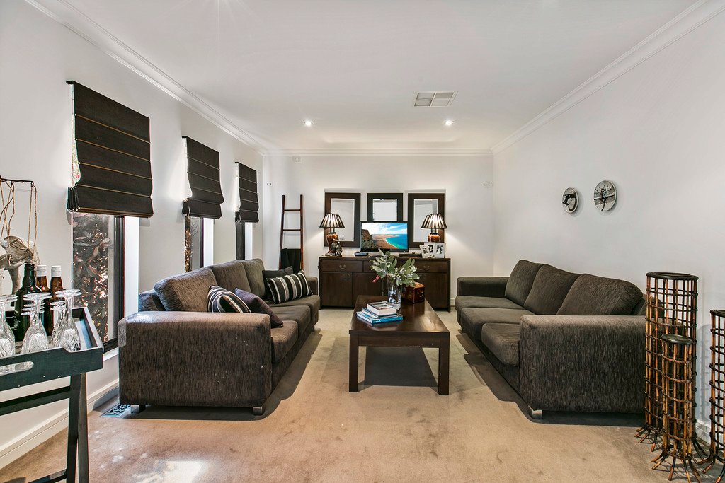 8 Isabella Grove STRATHDALE 2