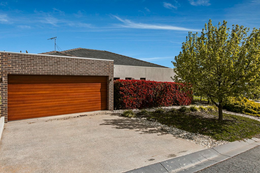 8 Isabella Grove STRATHDALE 11