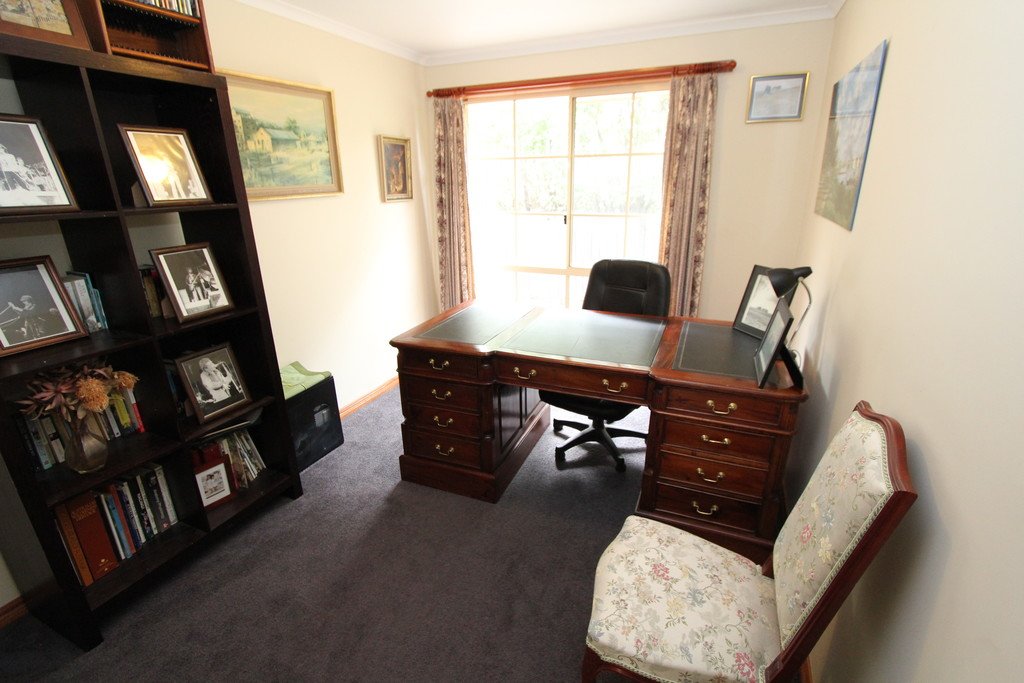 8 James Court MINERS REST 8