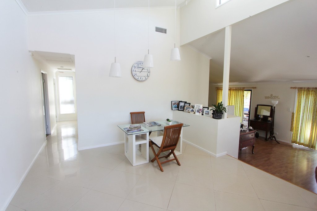 8 Jancoon Court CARRARA 6