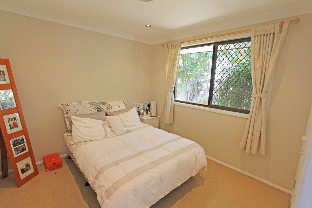 8 Jancoon Court CARRARA 11