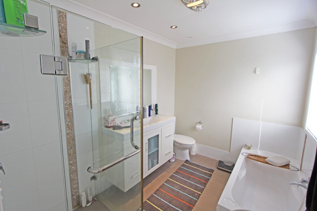 8 Jancoon Court CARRARA 13