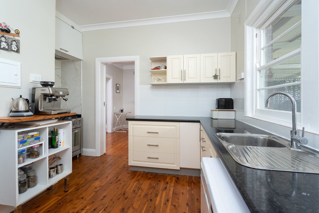 8 Jarick Street TURVEY PARK 3