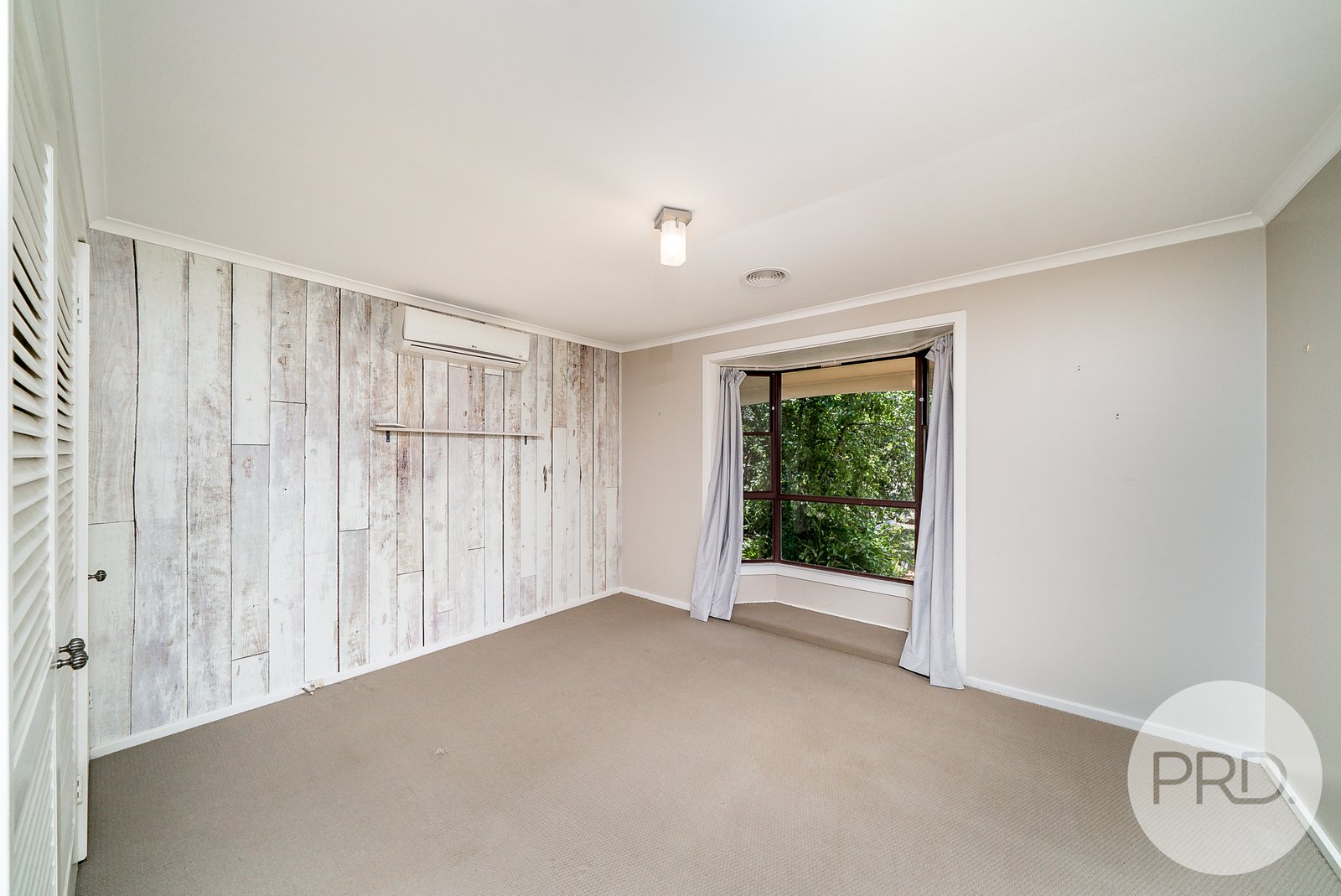 8 Jasmin Crescent LAKE ALBERT 8