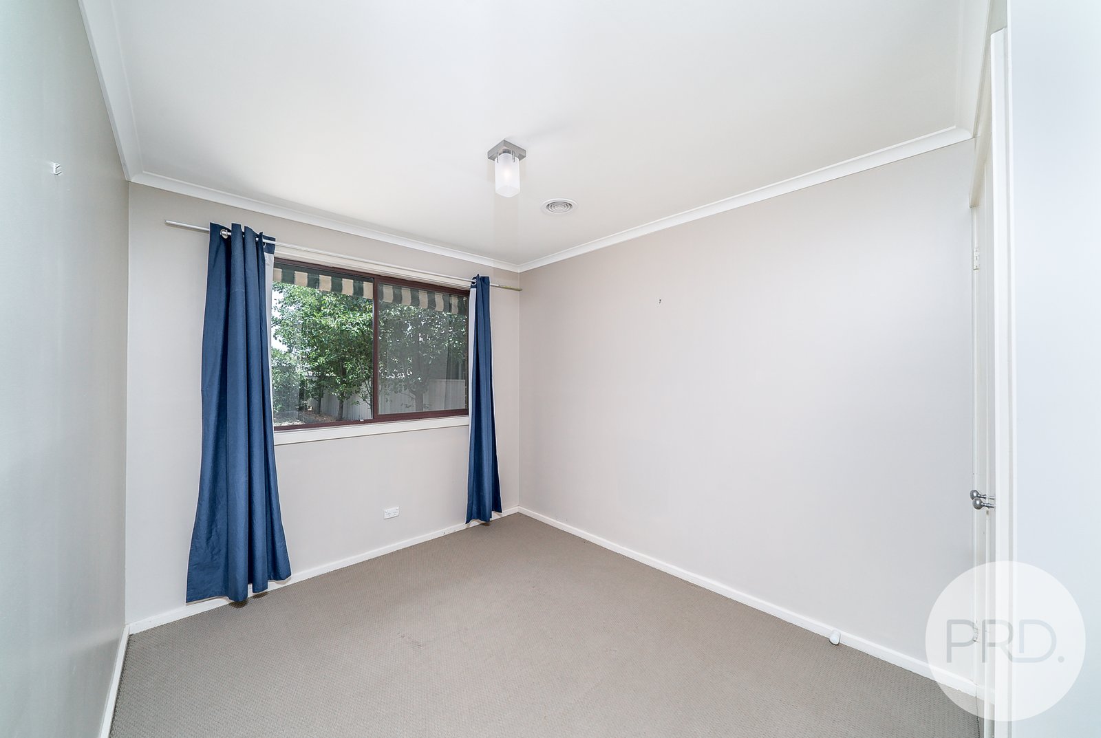 8 Jasmin Crescent LAKE ALBERT 10