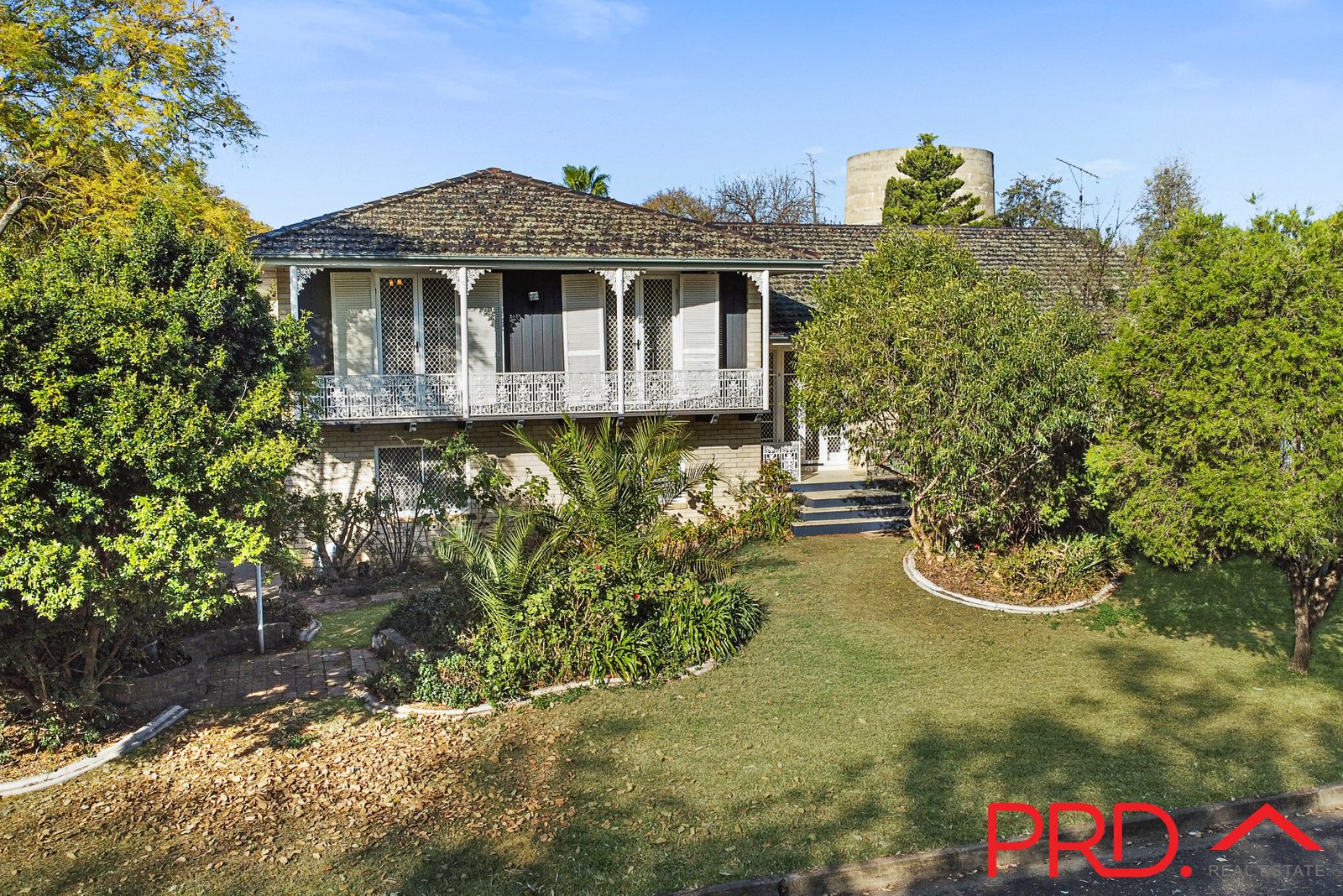 8 Jay Street TAMWORTH 1