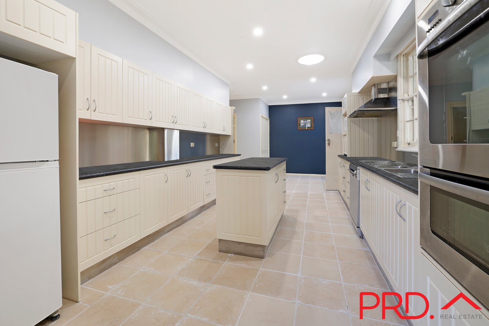 8 Jay Street TAMWORTH 9