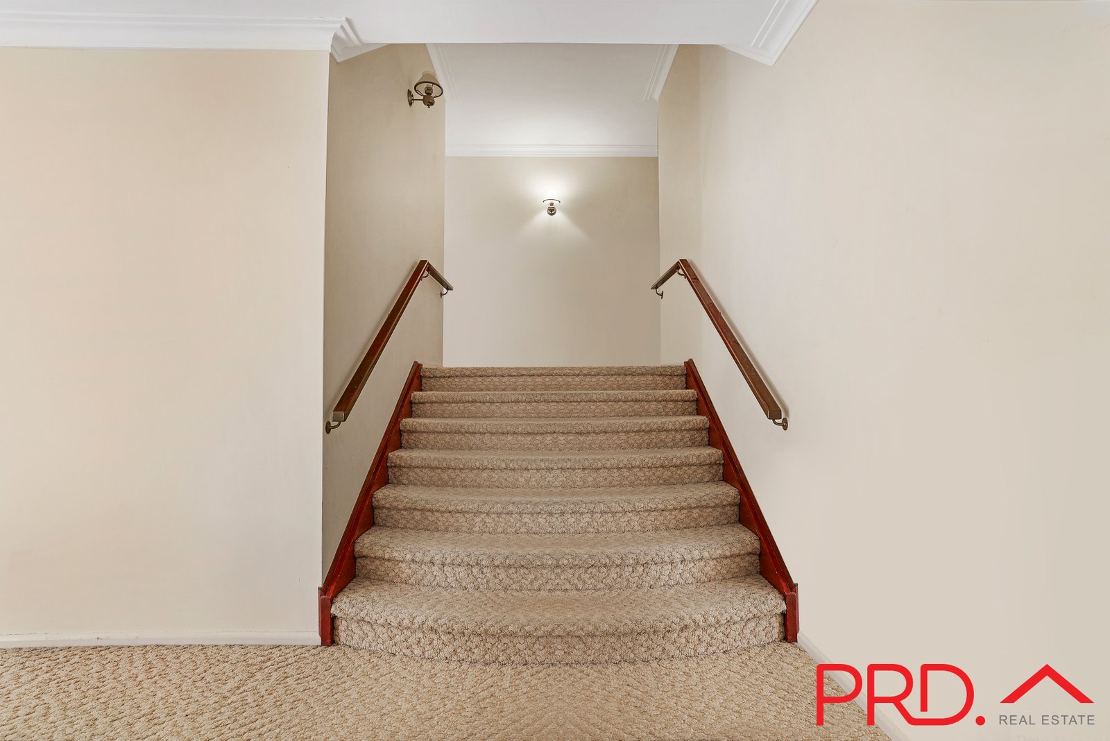 8 Jay Street TAMWORTH 11