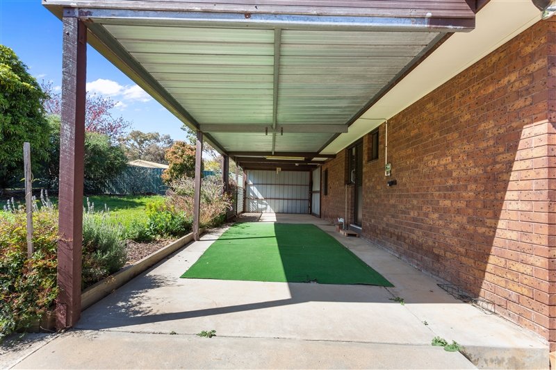 8 Jeffrey Avenue FLORA HILL 7