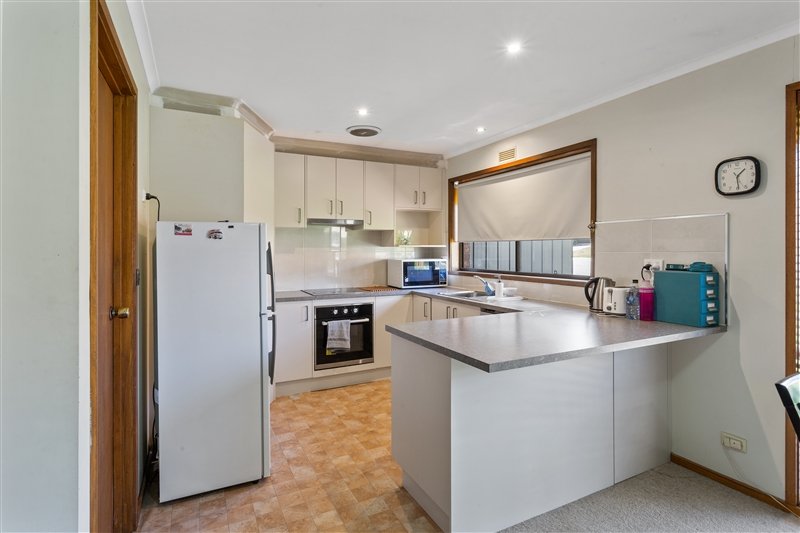 8 Jeffrey Avenue FLORA HILL 2