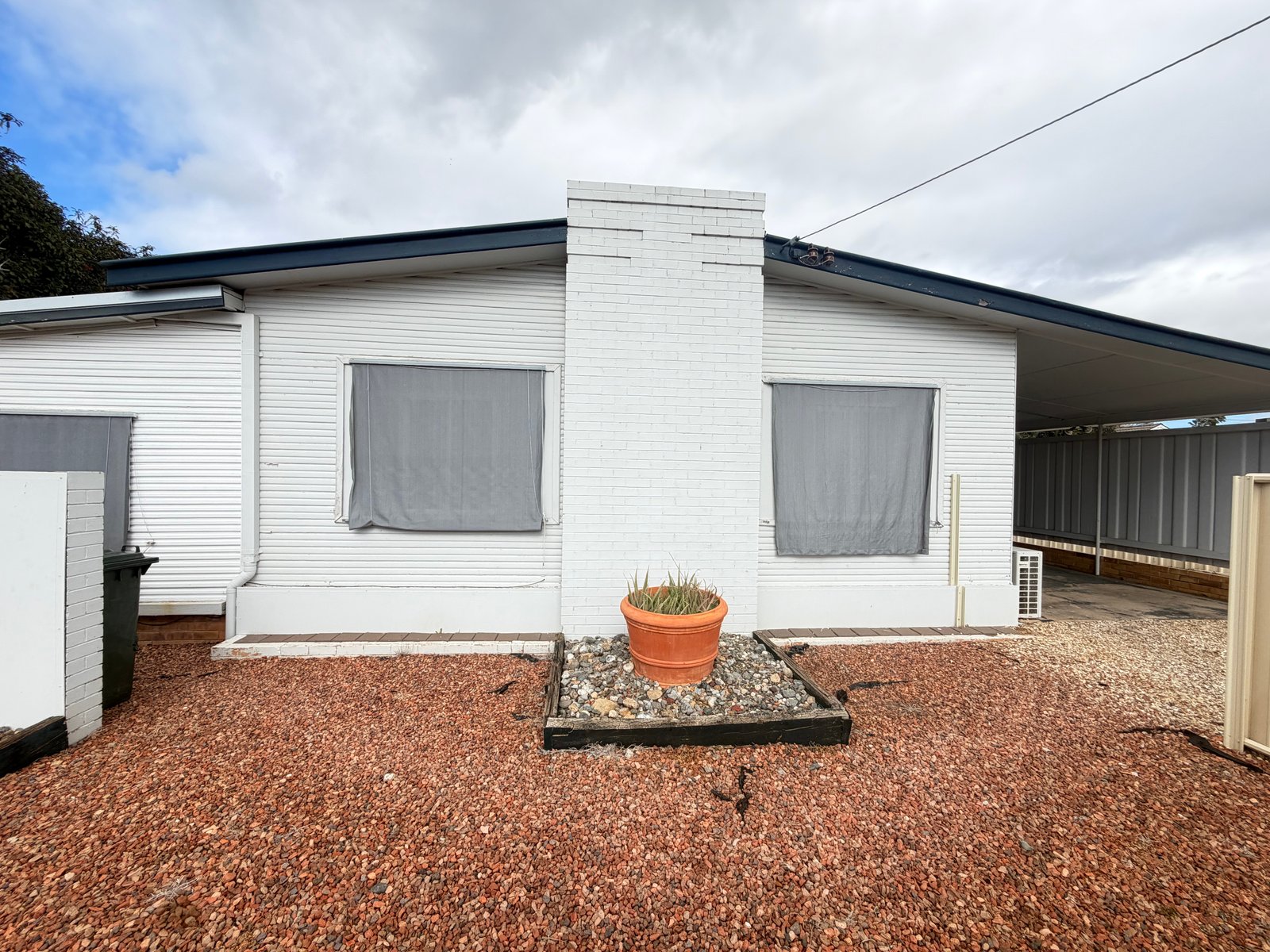 8 Jenkin Street TAMWORTH 2