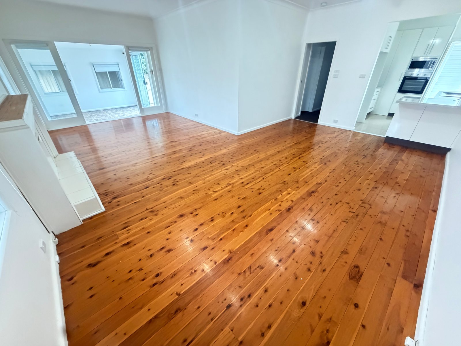 8 Jenkin Street TAMWORTH 3