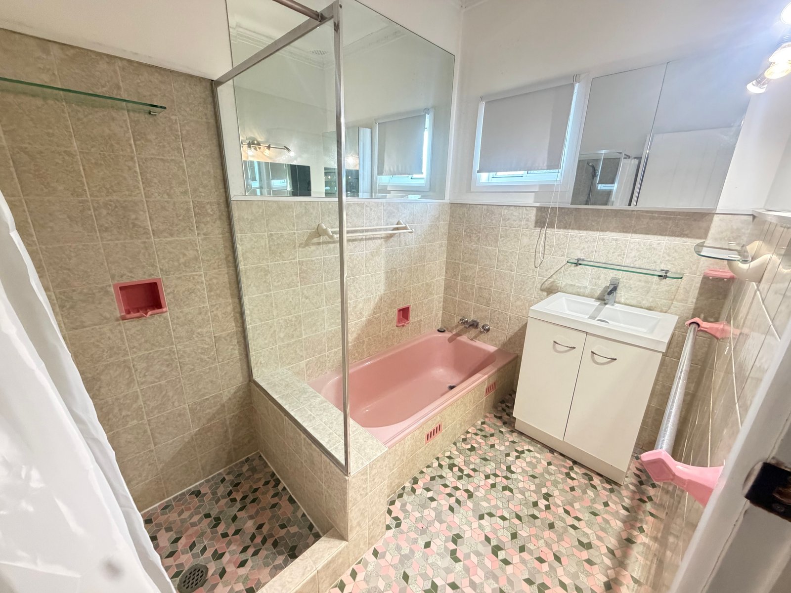 8 Jenkin Street TAMWORTH 10