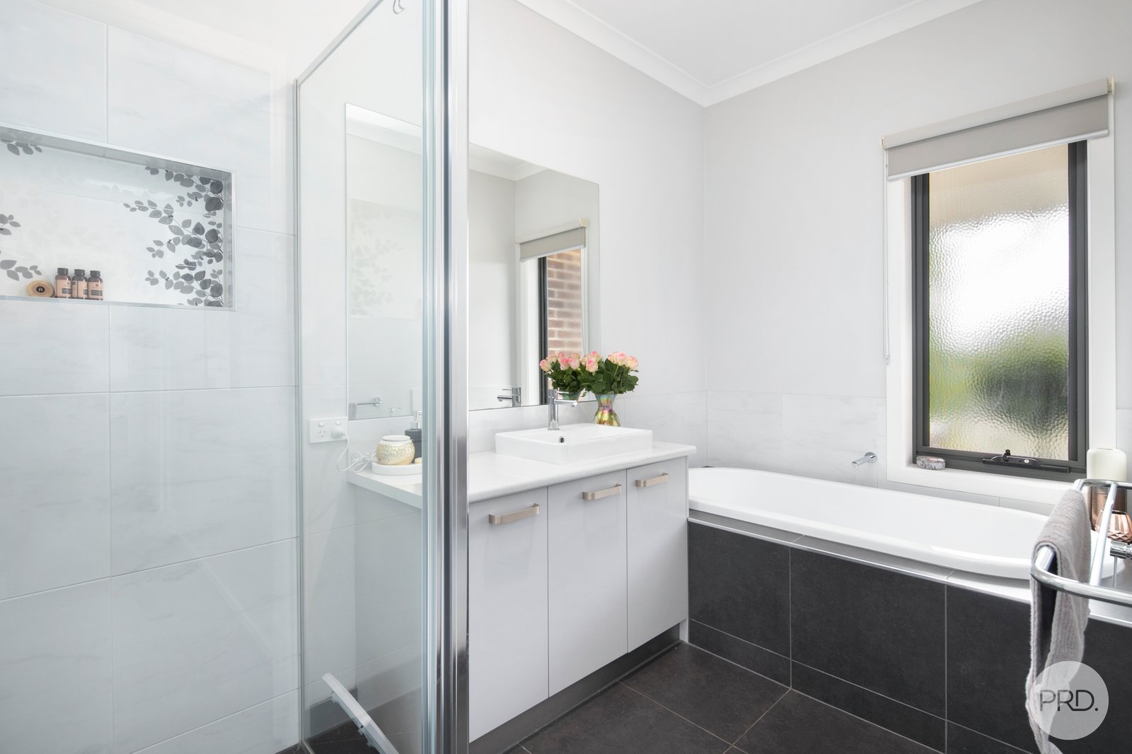 8 Jenola Court CANADIAN 14