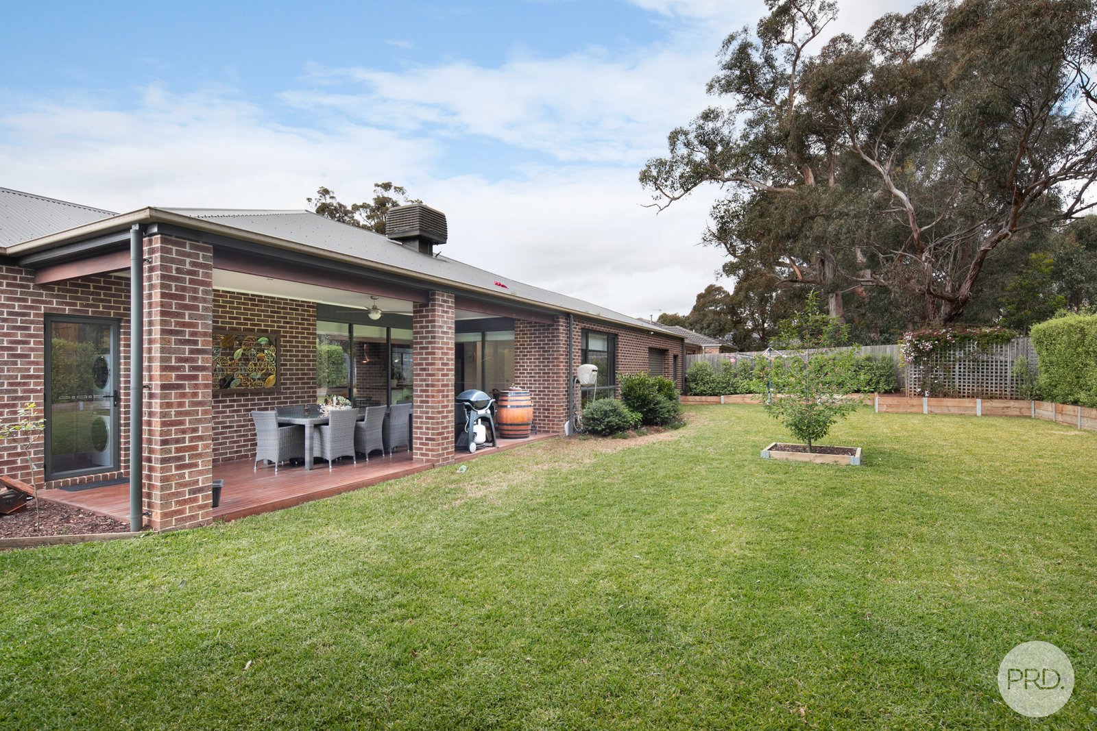 8 Jenola Court CANADIAN 17