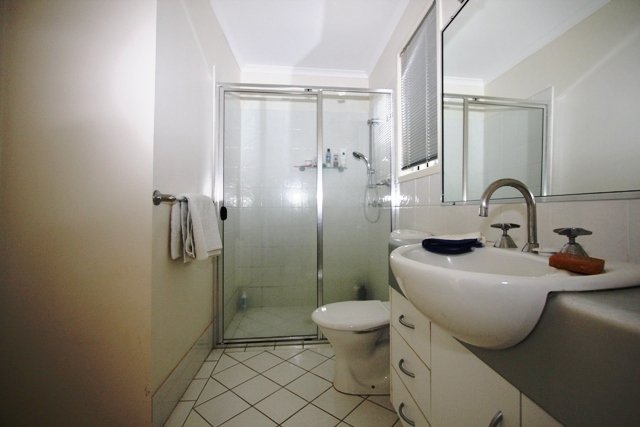 8 Jilpangi Crescent ASHMORE 9