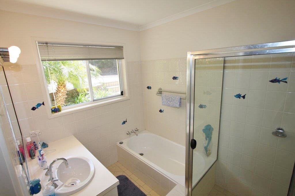 8 Jilpangi Crescent ASHMORE 12