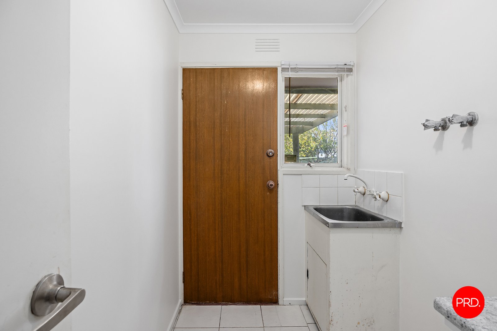 8 John Street KANGAROO FLAT 11