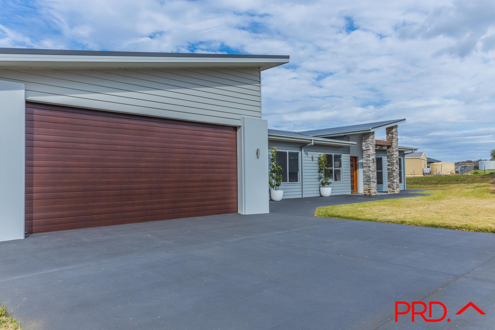 8 Jubata Drive TAMWORTH 2