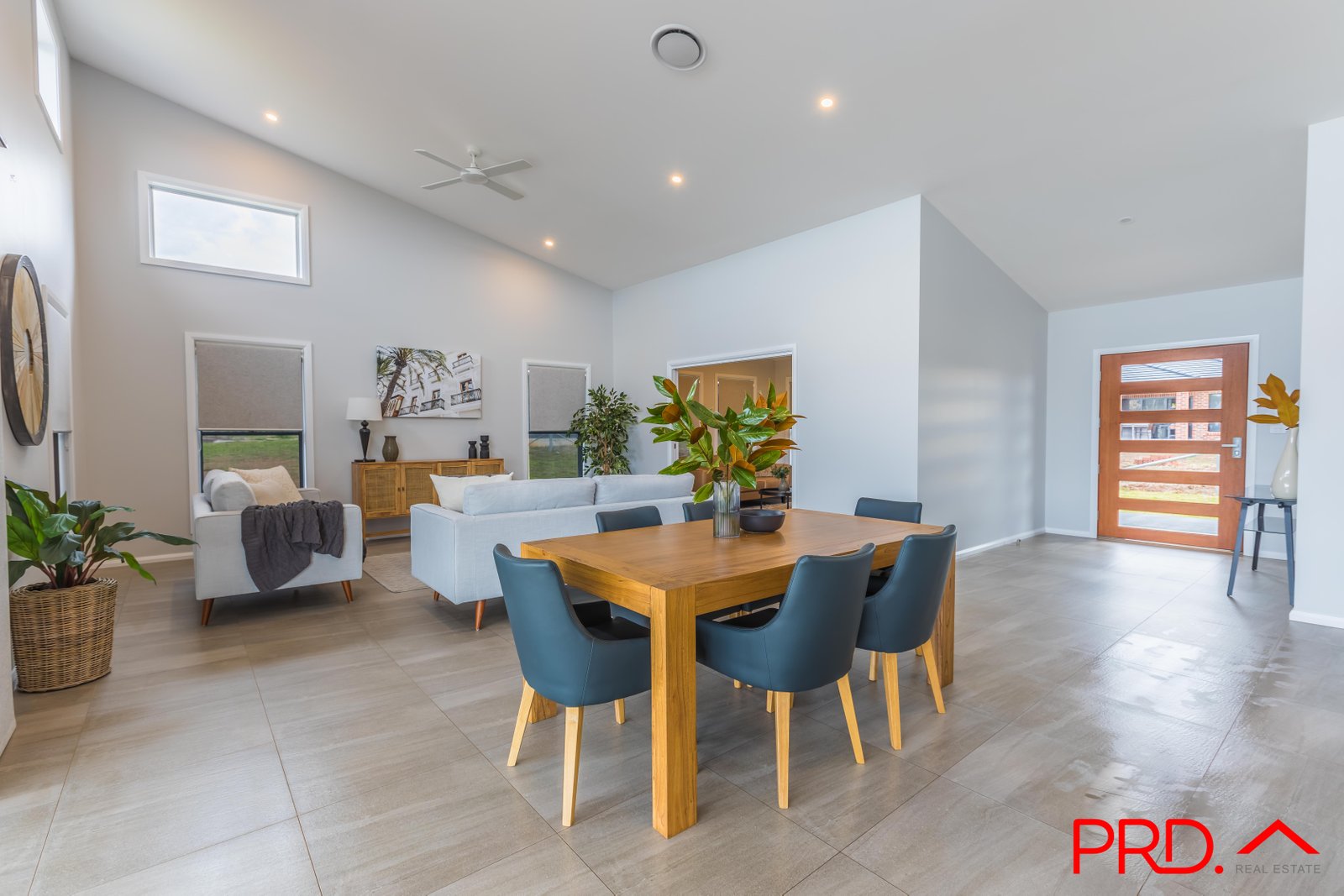 8 Jubata Drive TAMWORTH 6