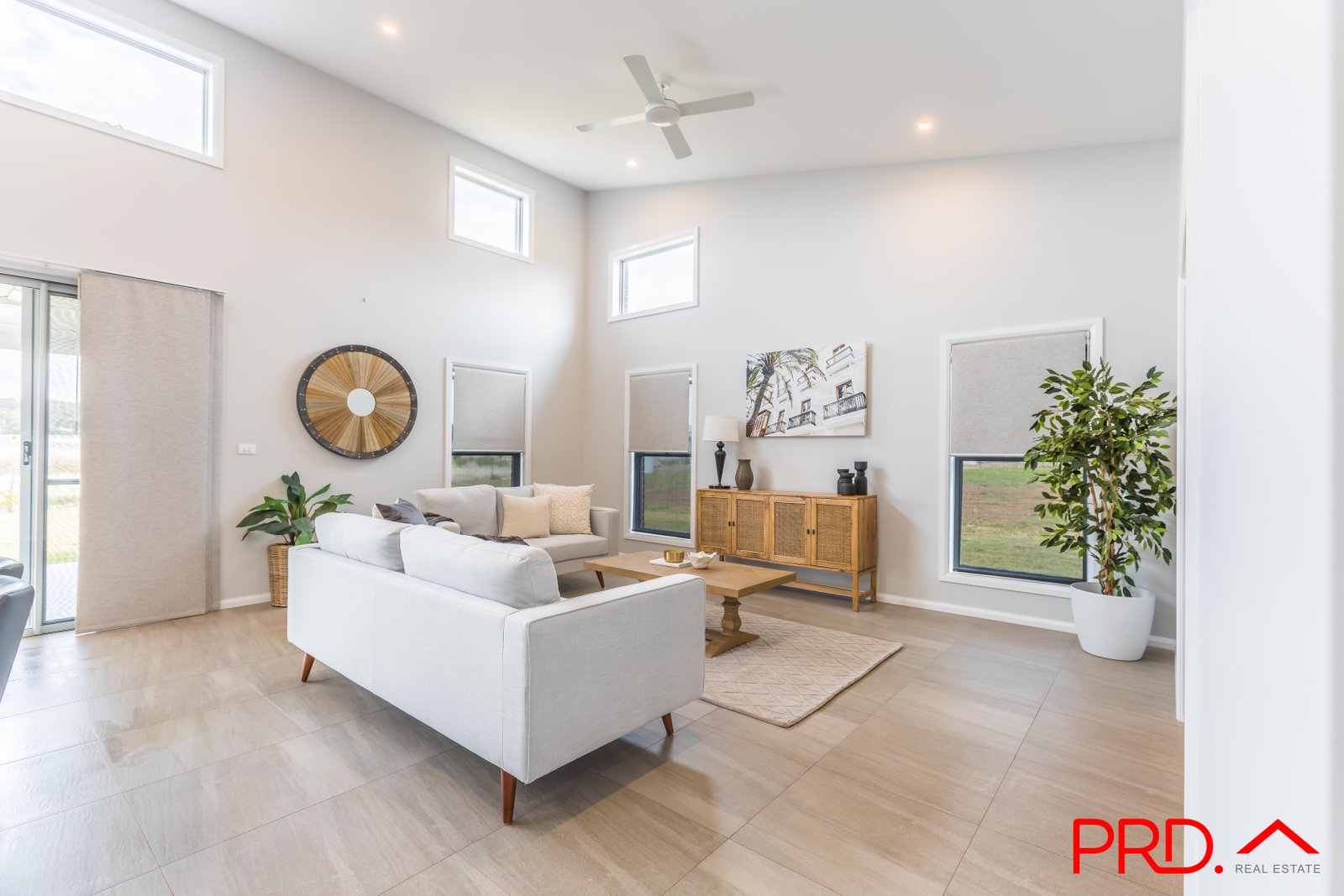 8 Jubata Drive TAMWORTH 7