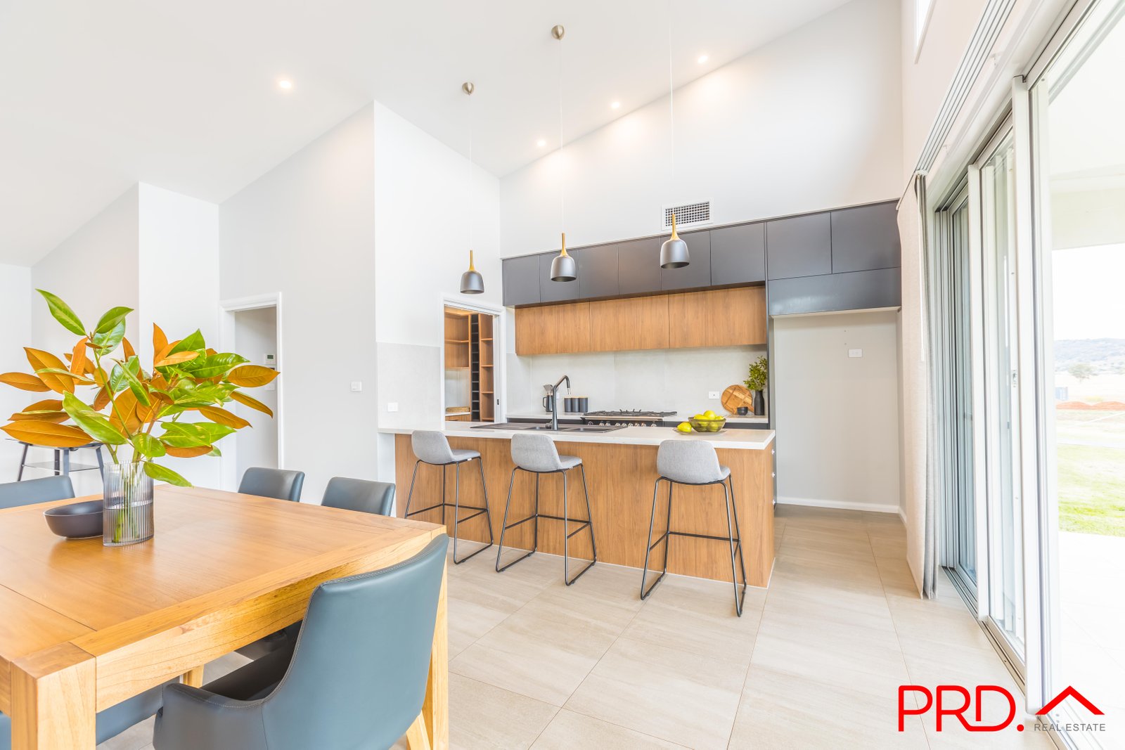 8 Jubata Drive TAMWORTH 13