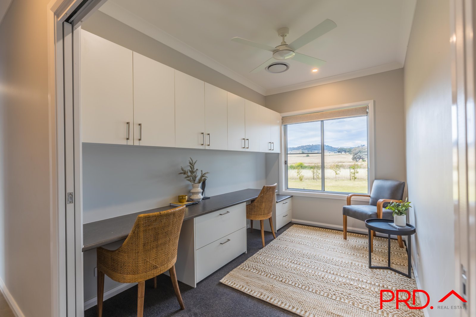 8 Jubata Drive TAMWORTH 21