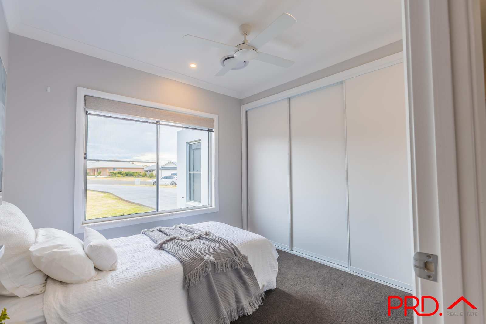 8 Jubata Drive TAMWORTH 22