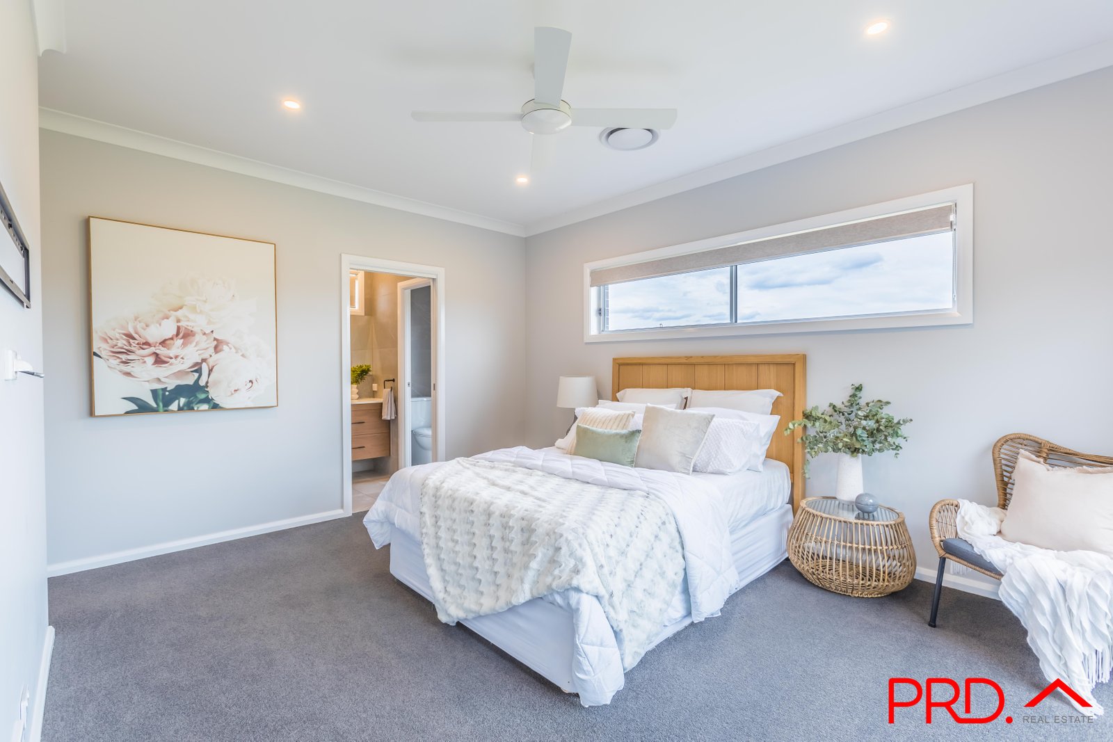 8 Jubata Drive TAMWORTH 26