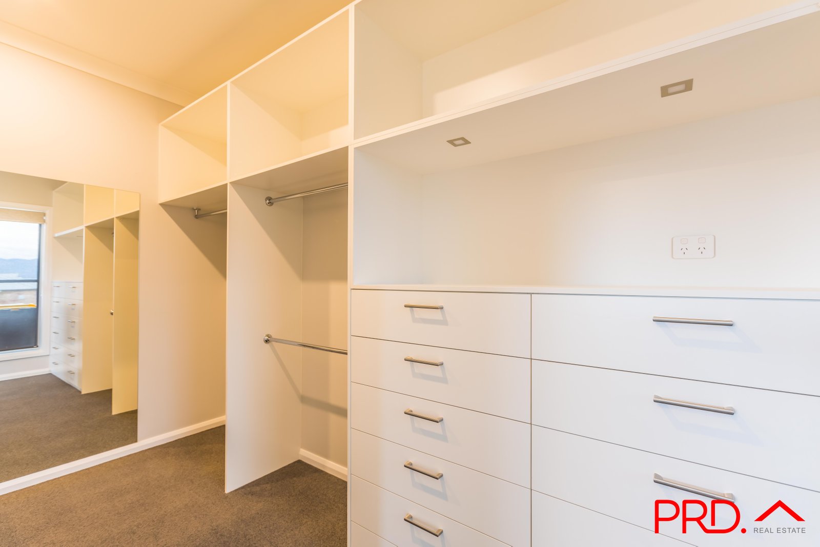 8 Jubata Drive TAMWORTH 28