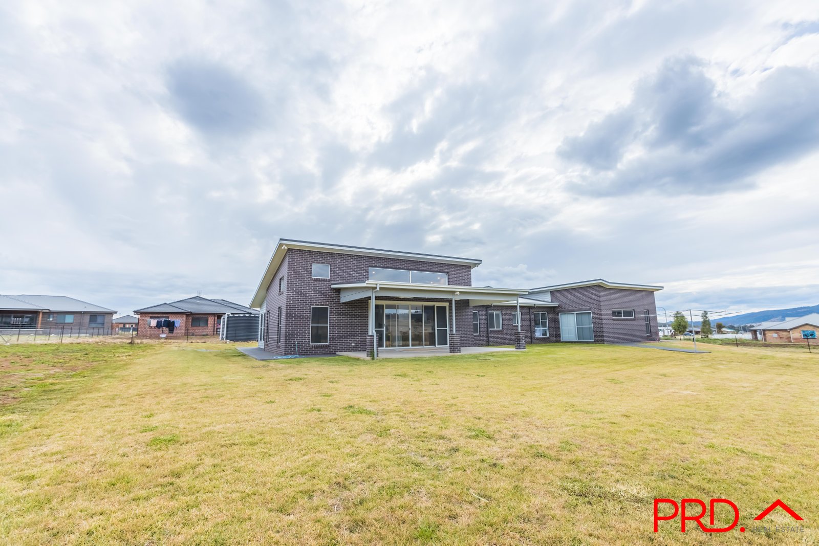 8 Jubata Drive TAMWORTH 32