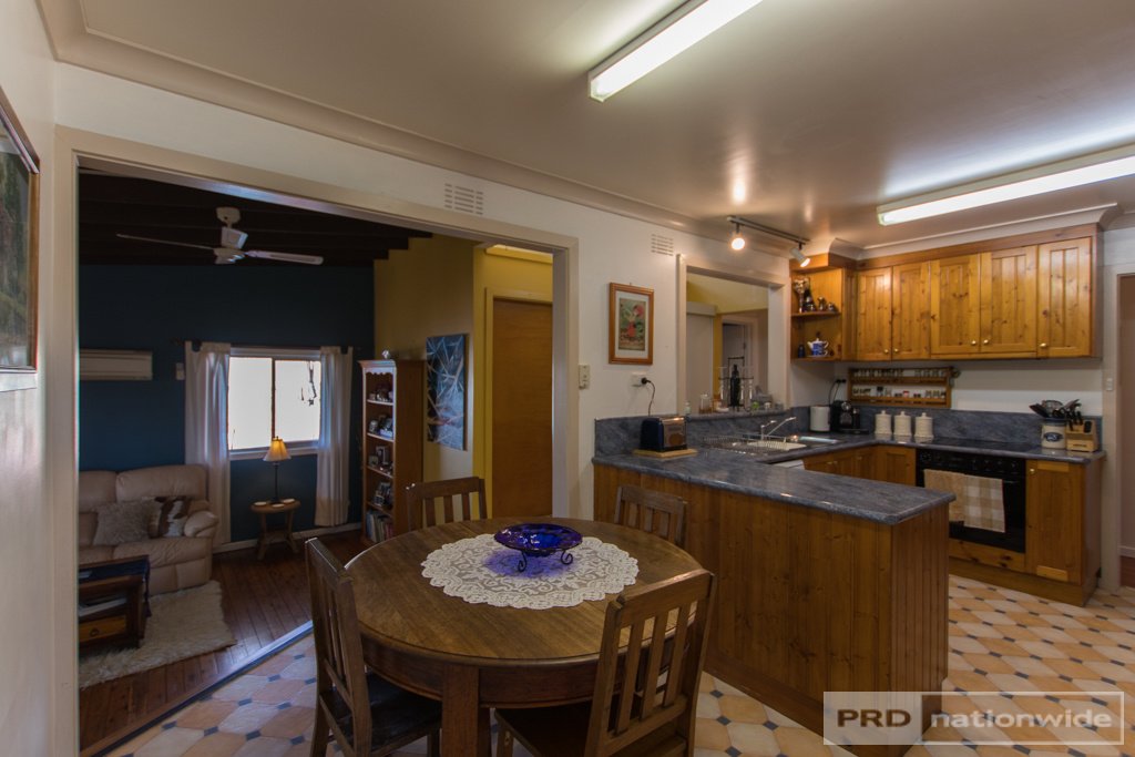 8 Kaleema Crescent TUMUT 7