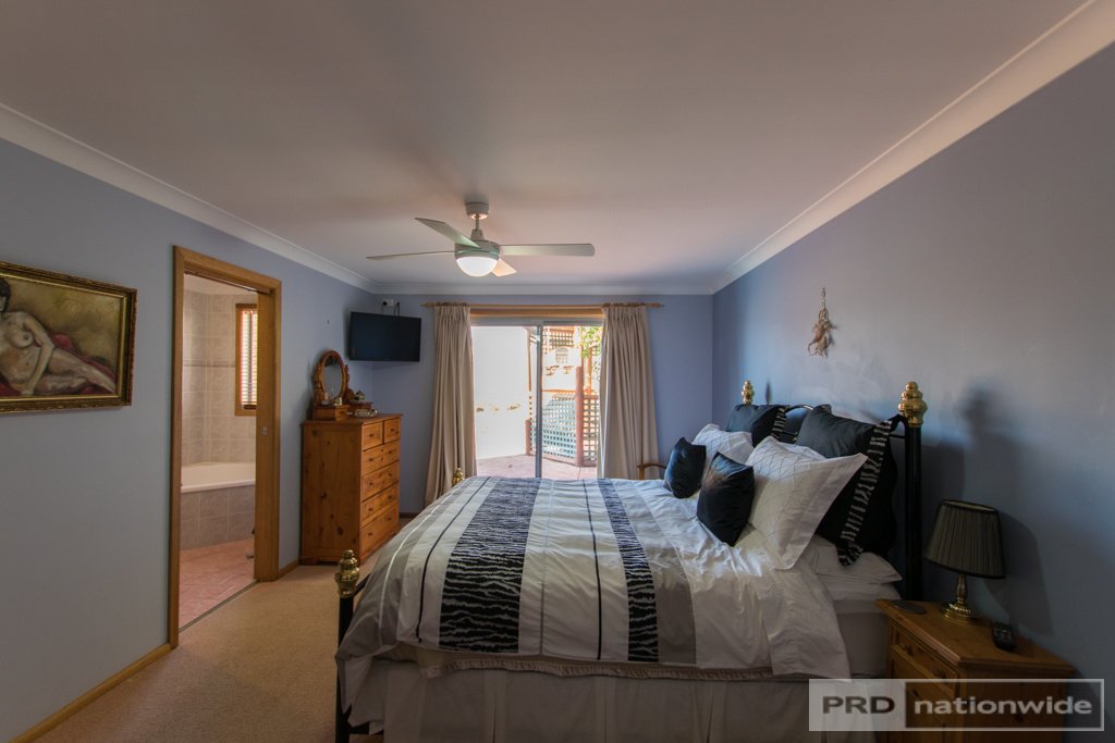 8 Kaleema Crescent TUMUT 9
