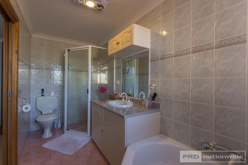 8 Kaleema Crescent TUMUT 11