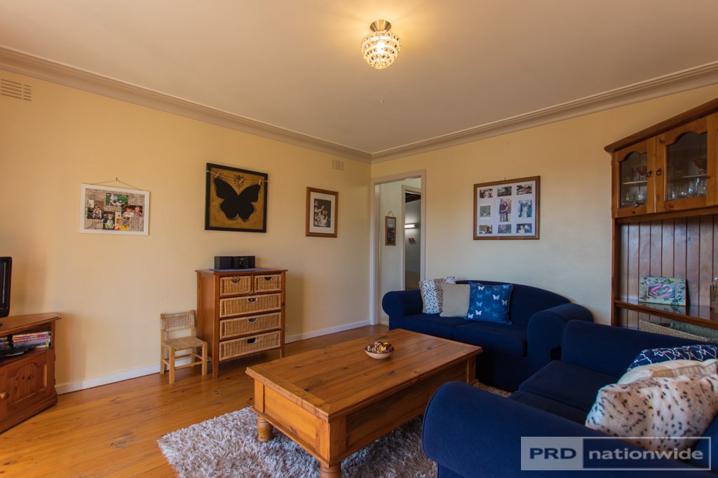 8 Kaleema Crescent TUMUT 12