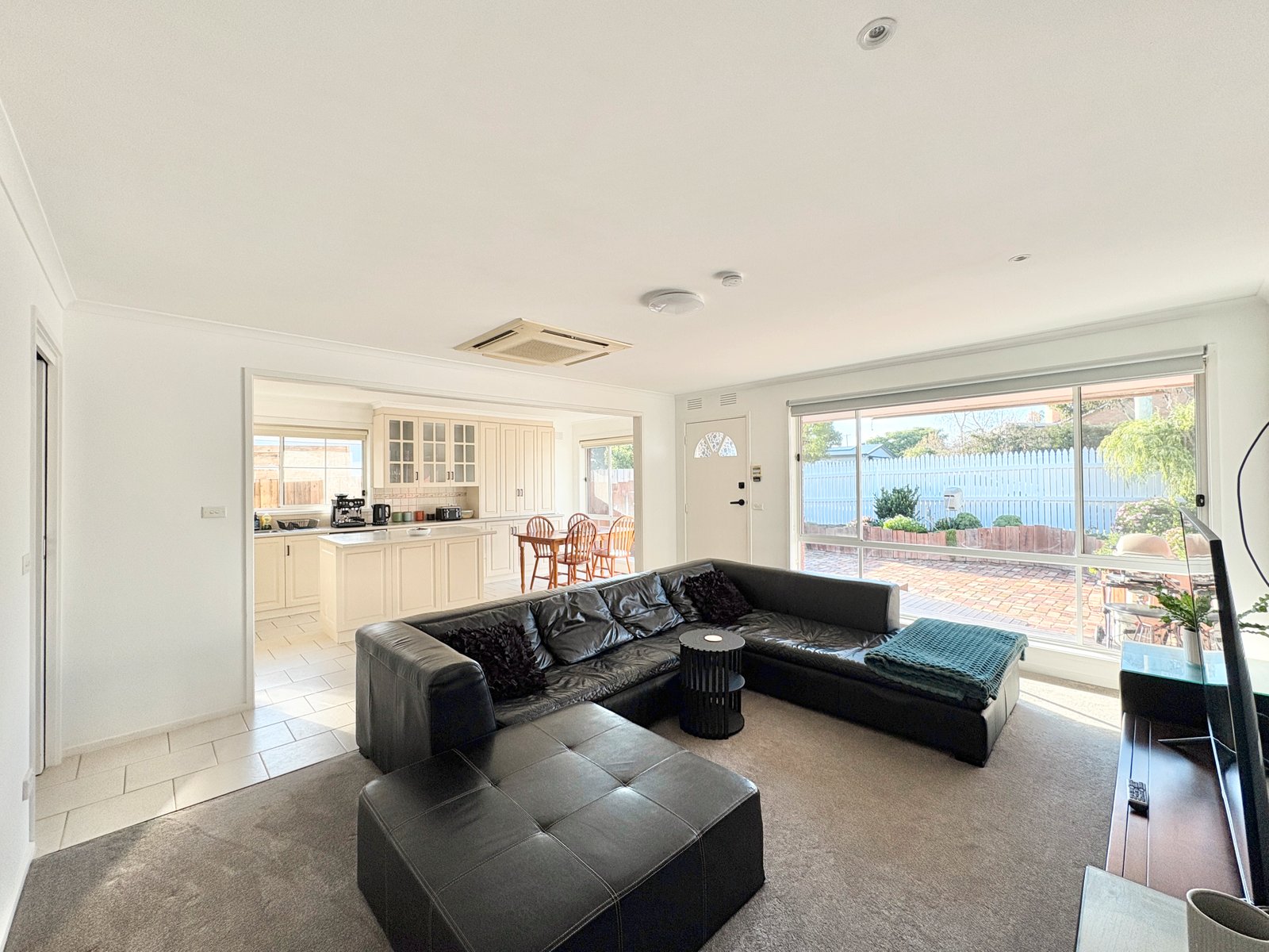 Gallery: 8 Kanimbla Avenue
