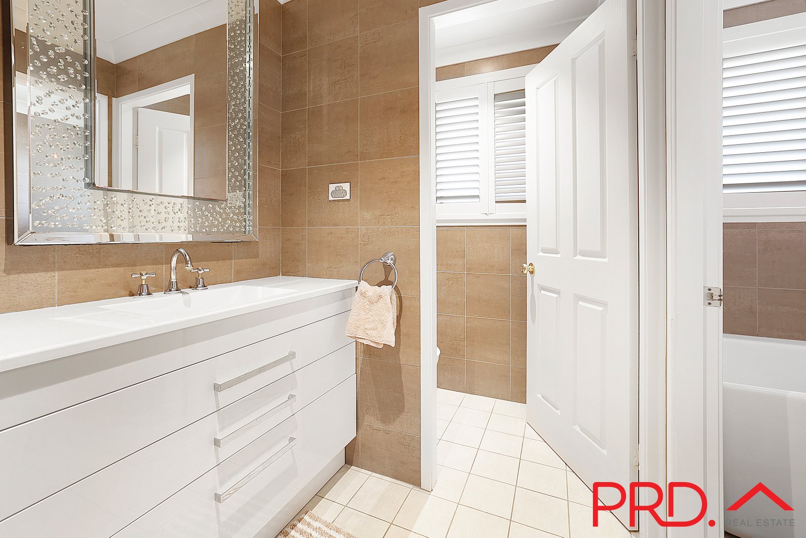 8 Karradji Court TAMWORTH 5