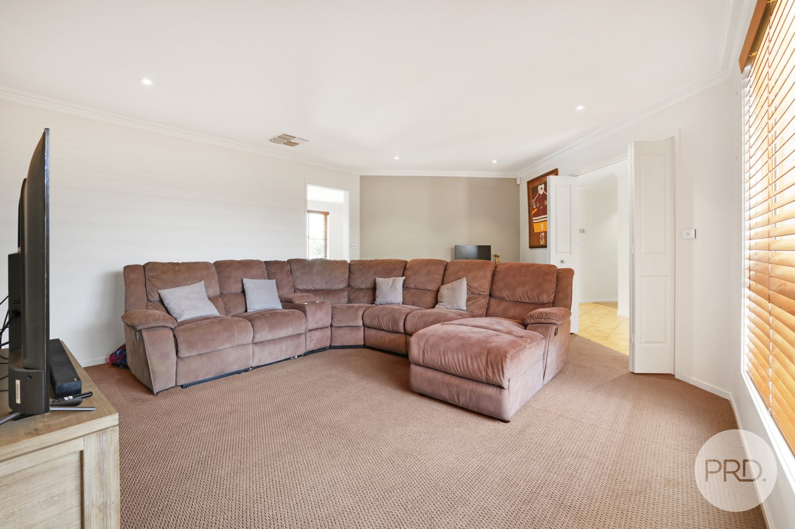 8 Karradji Court TAMWORTH 4