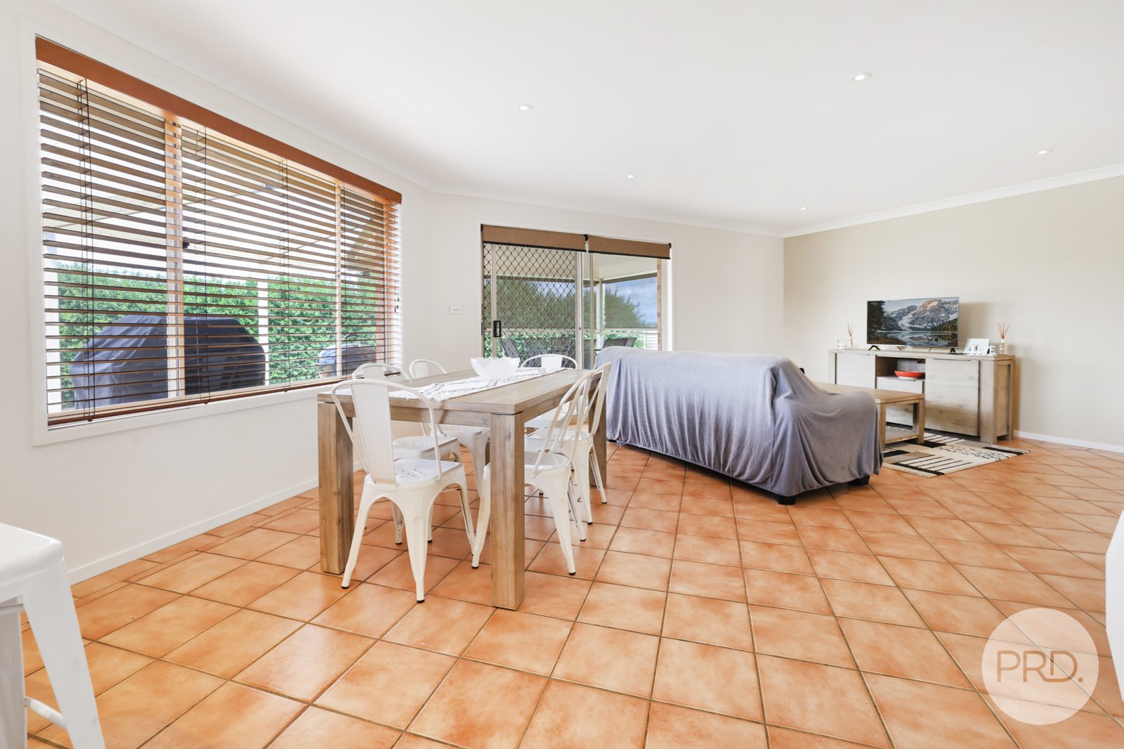 8 Karradji Court TAMWORTH 5