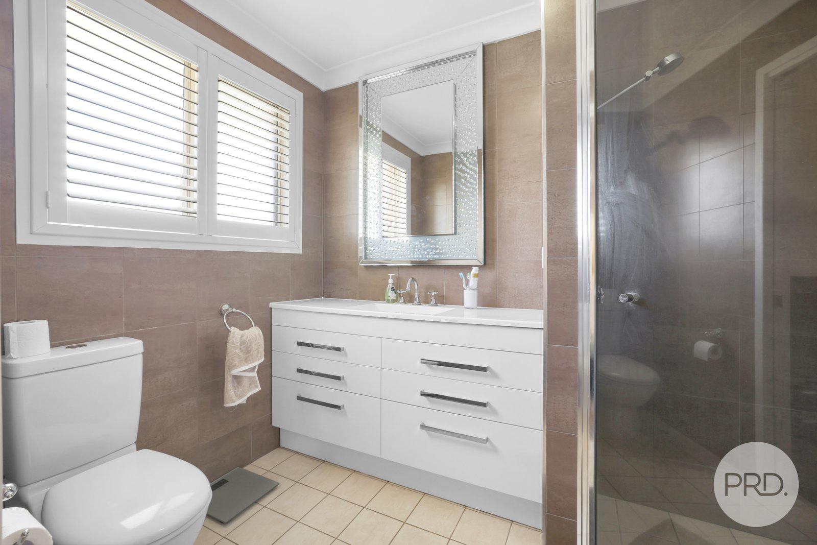 8 Karradji Court TAMWORTH 10