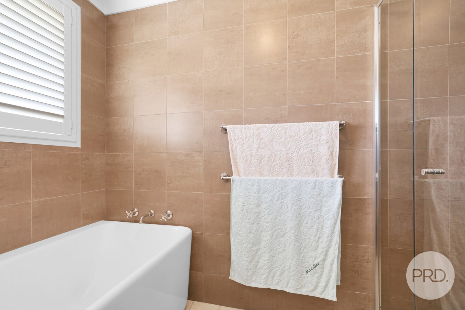 8 Karradji Court TAMWORTH 16