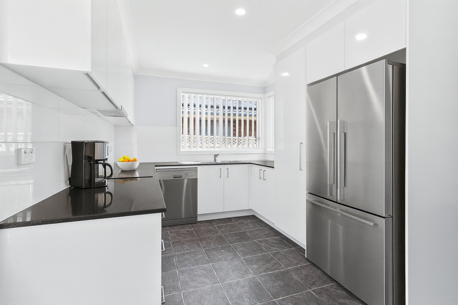 8 Kaylaur Crescent ALBION PARK RAIL 3