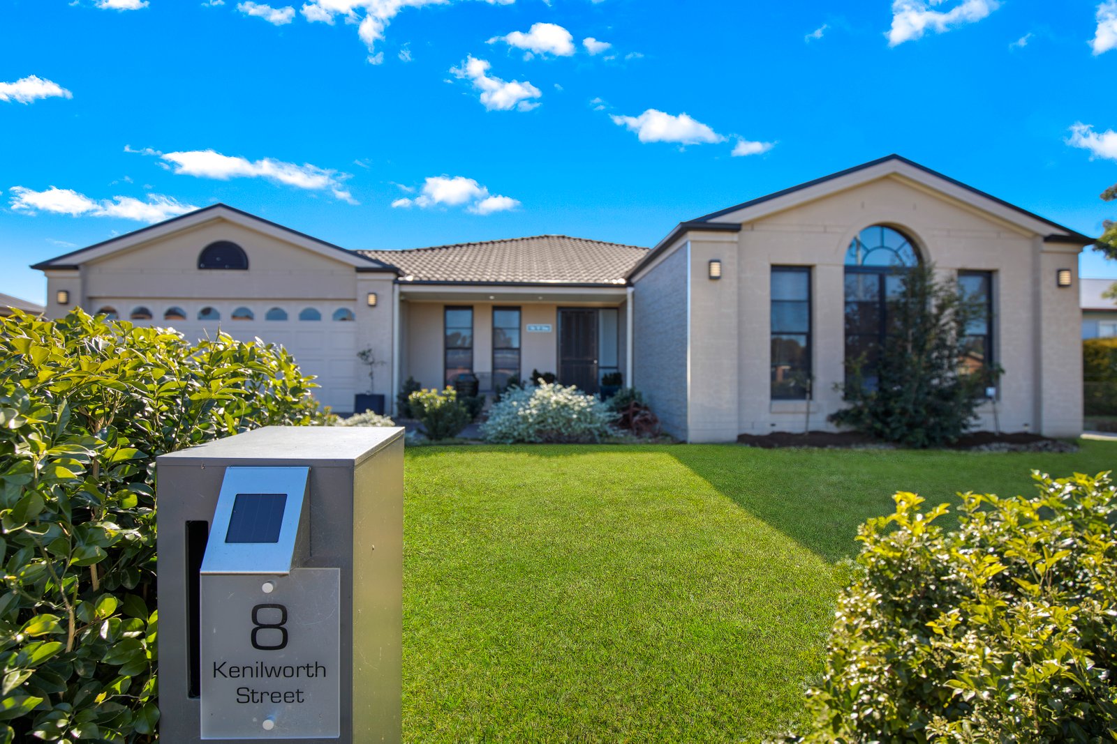 8 Kenilworth Street DENMAN 2