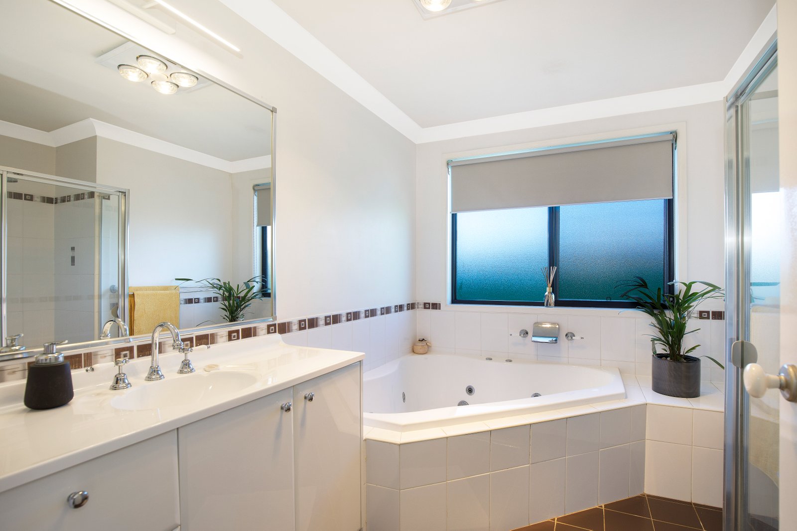 8 Kenilworth Street DENMAN 13