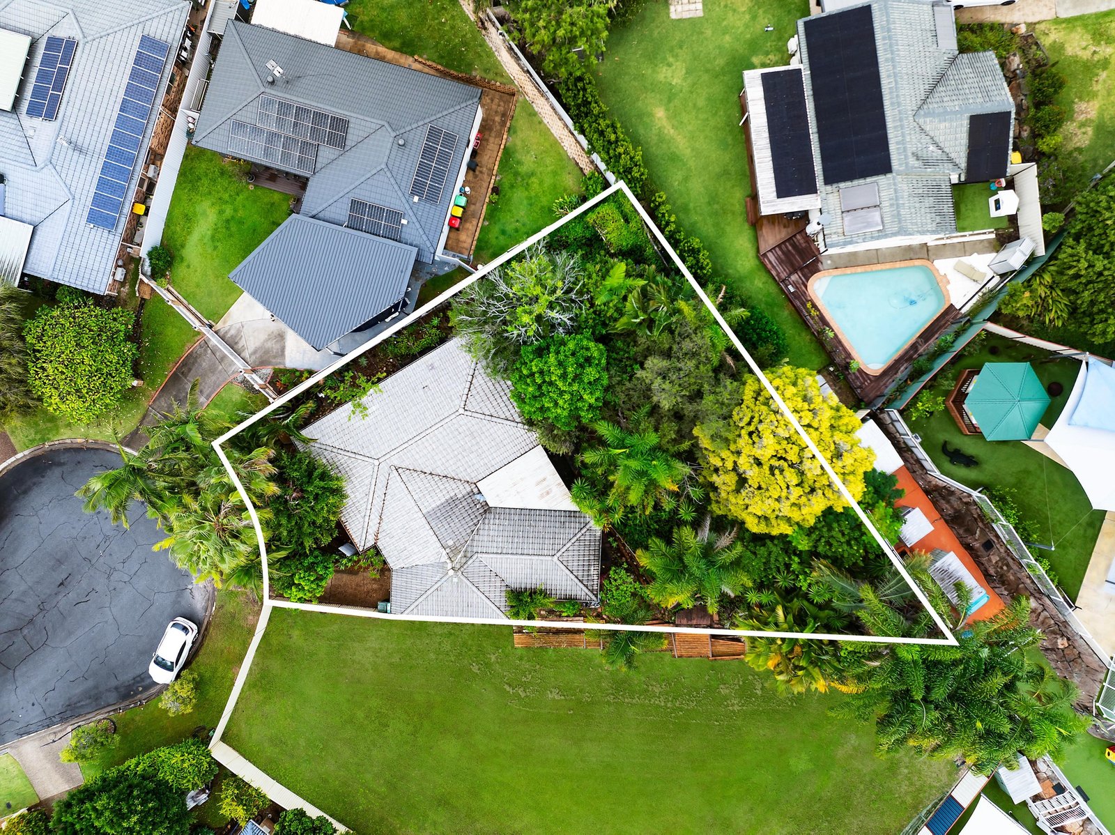 8 Kenley Court CARRARA 1