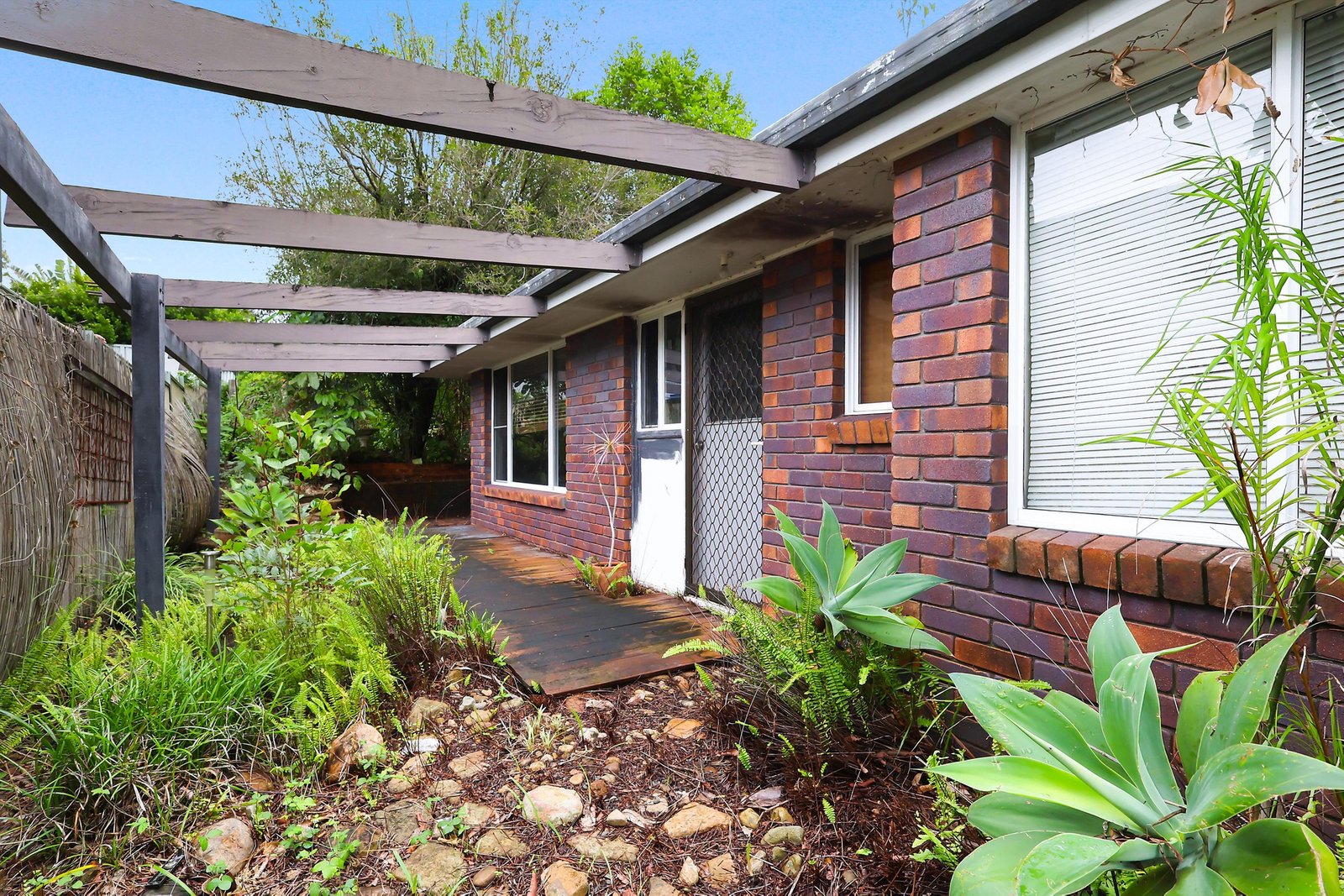 8 Kenley Court CARRARA 5