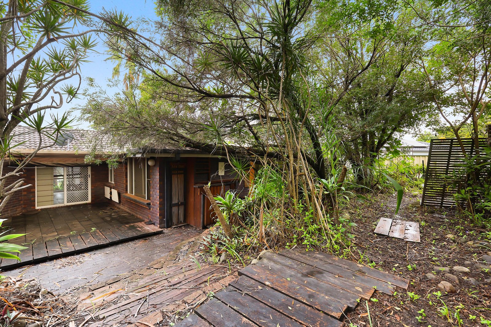 8 Kenley Court CARRARA 7
