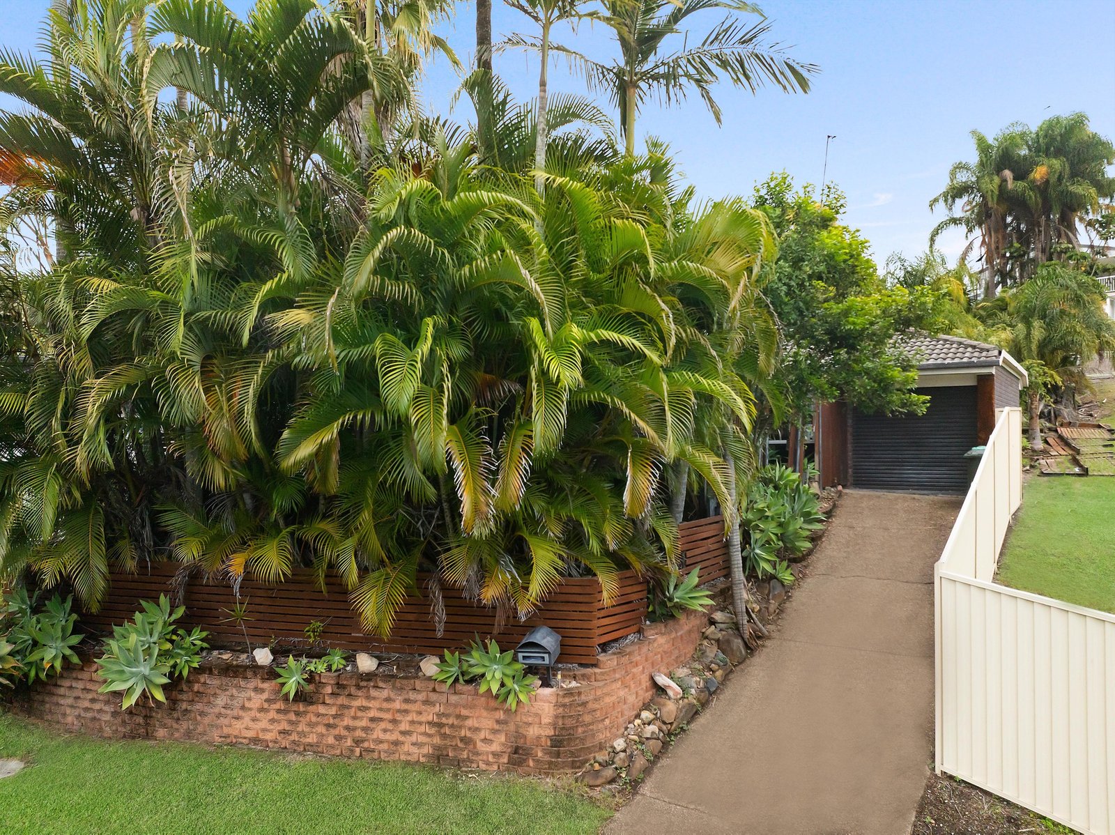 8 Kenley Court CARRARA 9