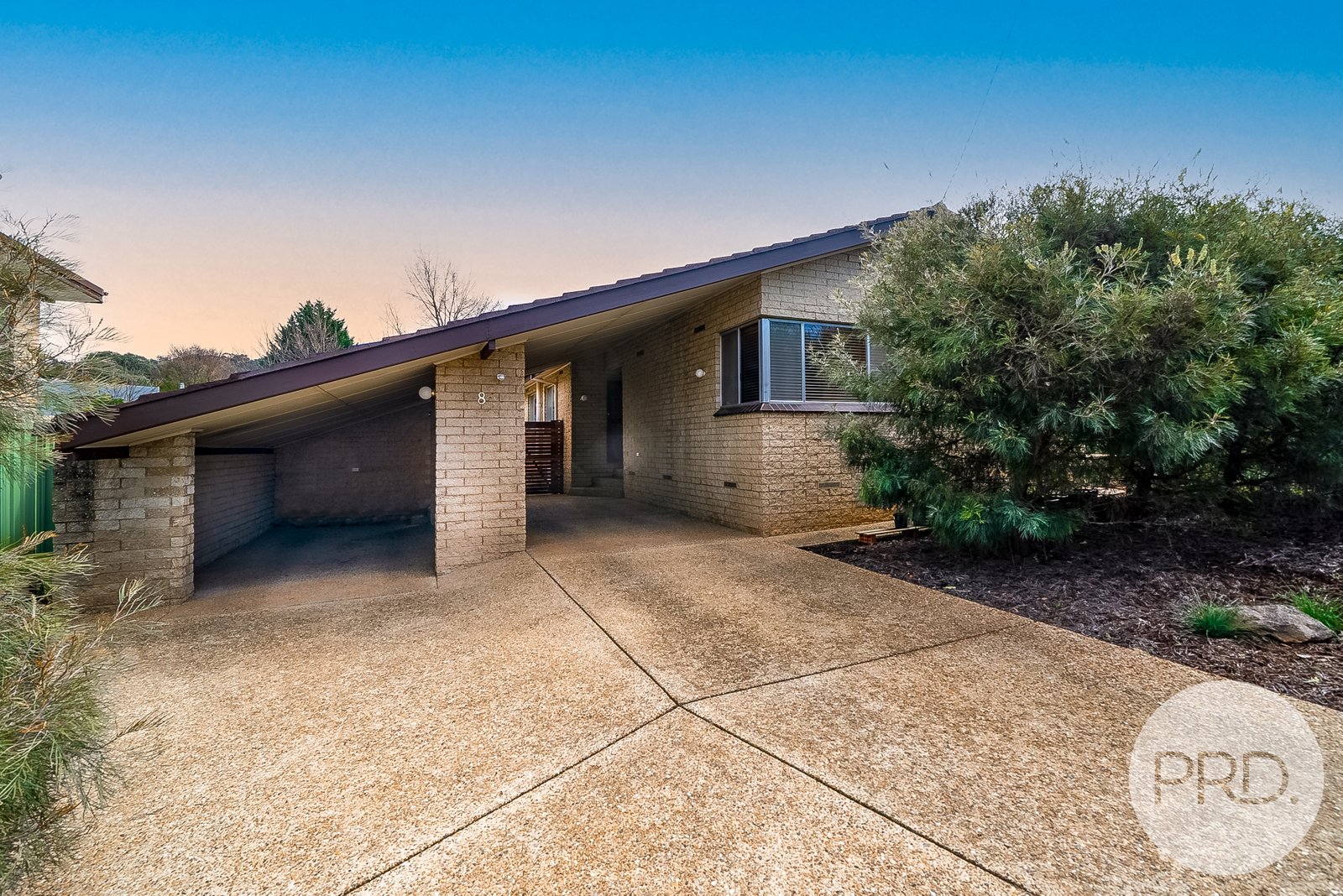 8 Kennedy Avenue KOORINGAL 2